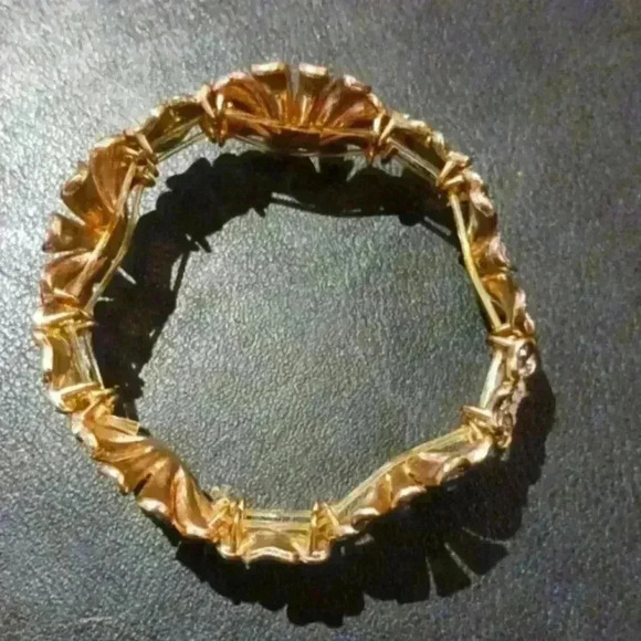 Rhinestone Flower bracelet - Picture 3 of 3